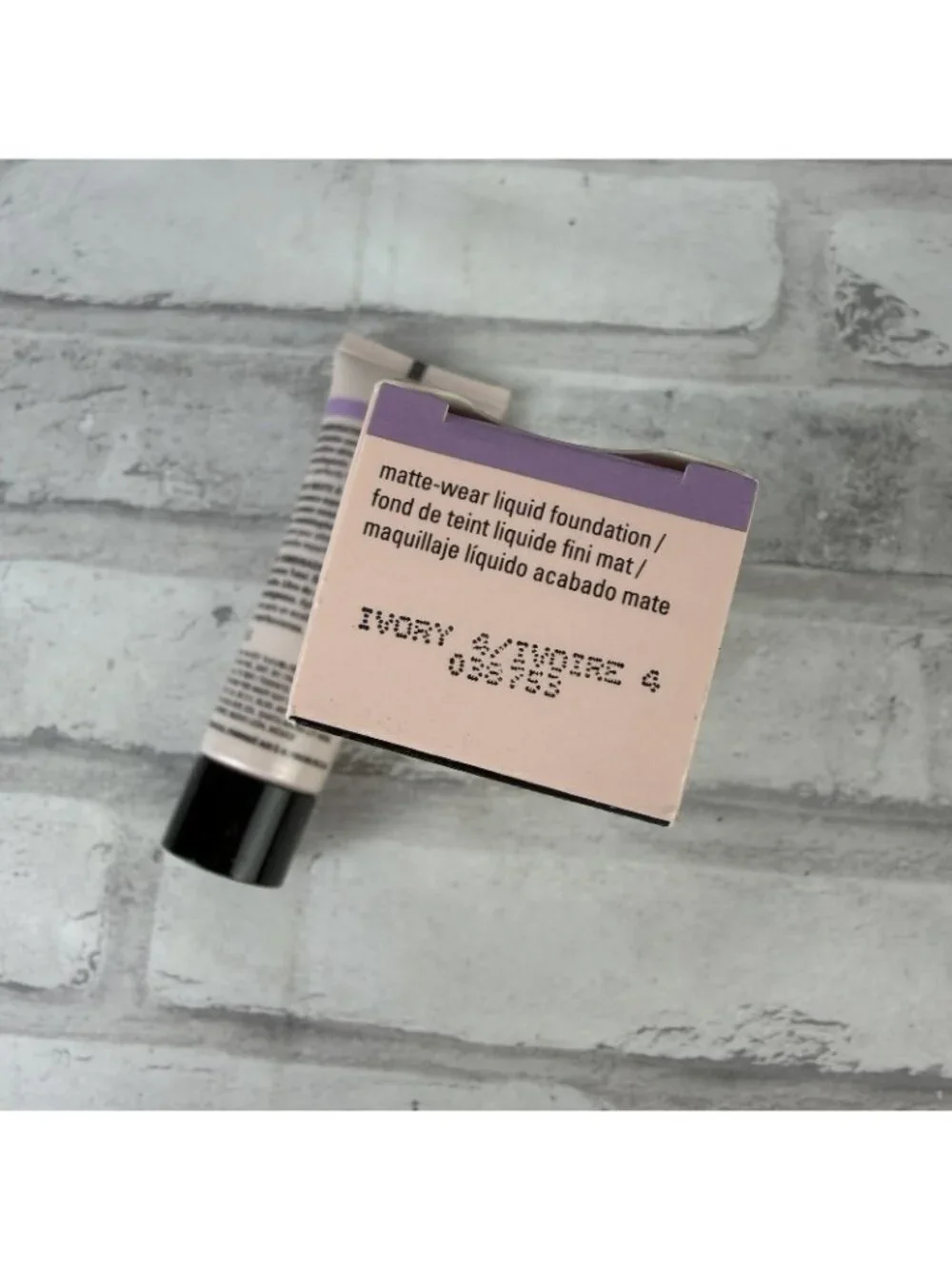 Mary Kay TimeWise Matte Wear Ivory 4 Liquid Foundation 1 oz New Old Stock 038753